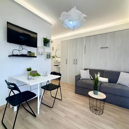 Seaside Monto Apt 2 *